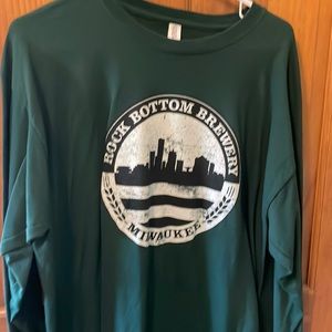 Men’s long sleeve T-shirt